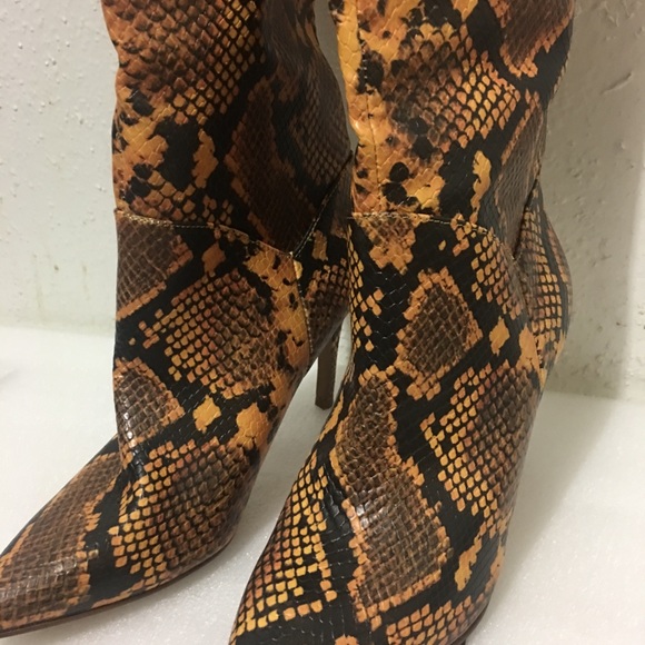 Women’s Long Boot - Picture 3 of 6